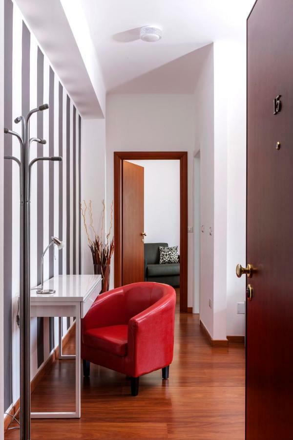 Bright House In Milan Apartment Exterior photo